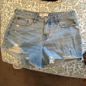Abercrombie Curve Love Low Rise Baggy Denim Shorts